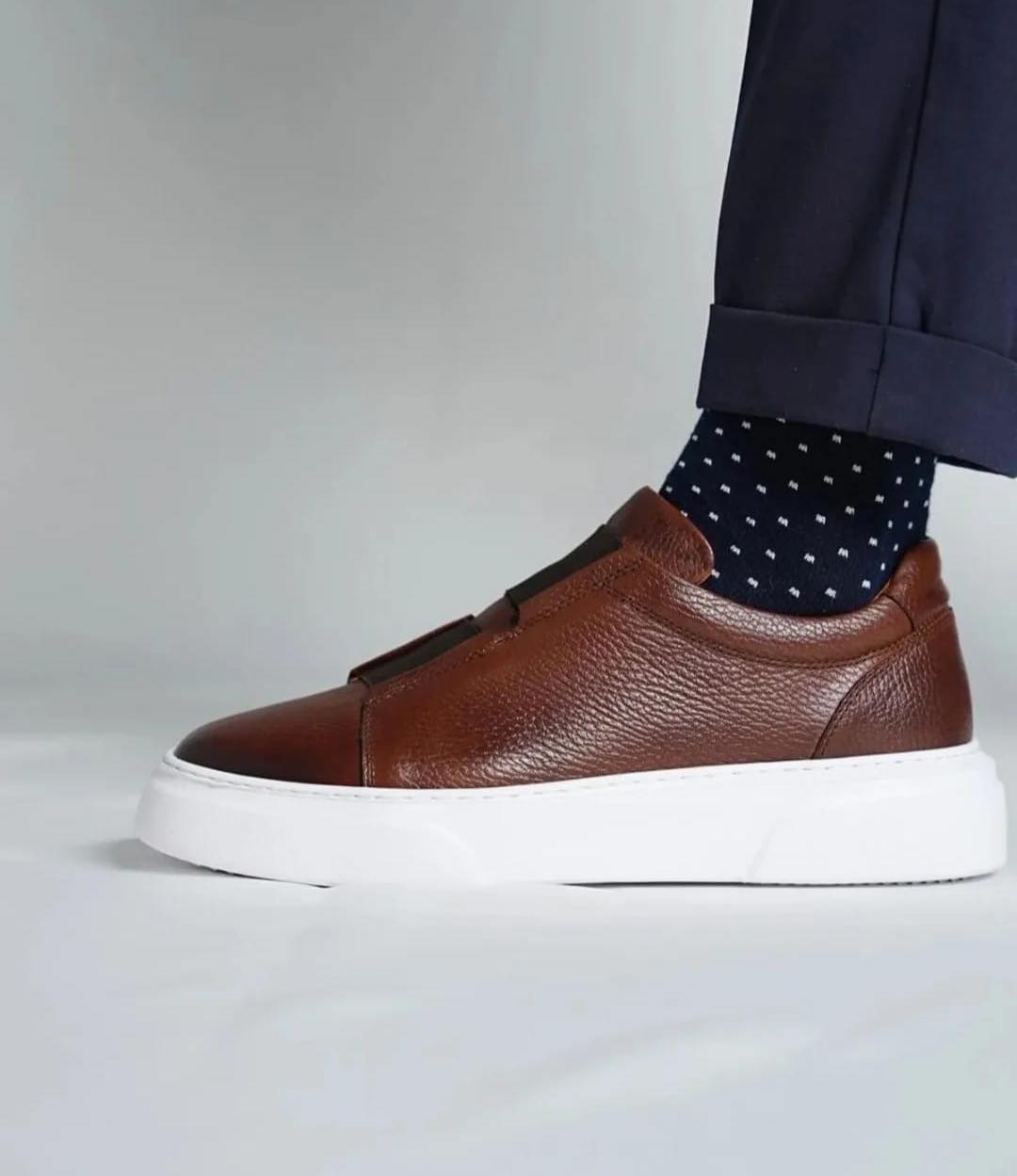 Sneakers à lacets élastiques (MARRON)