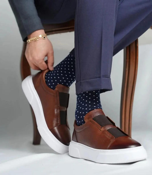 Sneakers à lacets élastiques (MARRON)